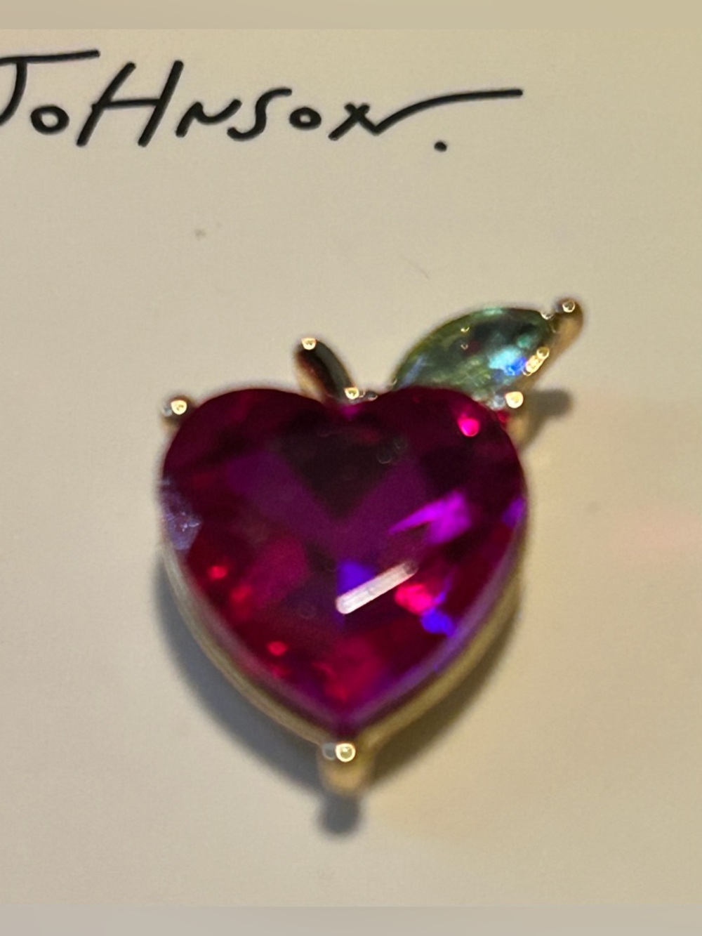 BETSEY JOHNSON PINK APPLE HEART STUD-EARRINGS/NEW-IN-BOX/NWT/NO FLAWS - Picture 4 of 8